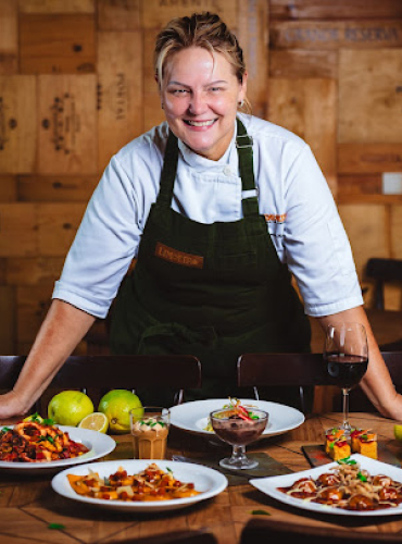 Chef Vania Krekniski  